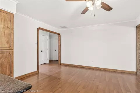 Living - 5414 Rye Hill Rd, Fort Smith, AR 72916 photo 6 of 9