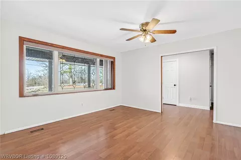 Living - 5414 Rye Hill Rd, Fort Smith, AR 72916 photo 8 of 9