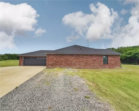 Exterior - 40501 210th Ave, Howe, OK 74940 photo 6 of 9