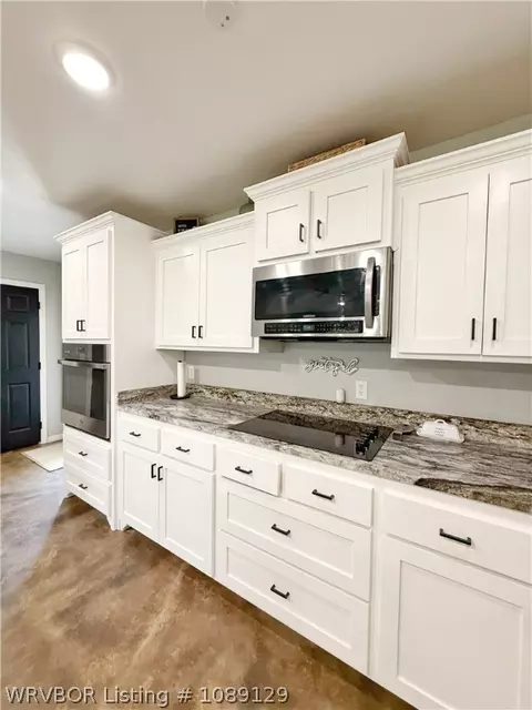 Kitchen - 40501 210th Ave, Howe, OK 74940 photo 2 of 6