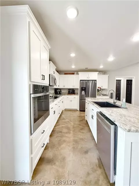 Kitchen - 40501 210th Ave, Howe, OK 74940 photo 3 of 6