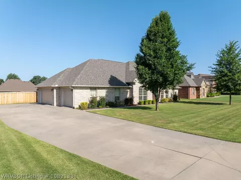 Exterior - 12904 Diamond Ln, Fort Smith, AR 72916 photo 3 of 8