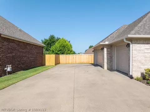 Exterior - 12904 Diamond Ln, Fort Smith, AR 72916 photo 4 of 8