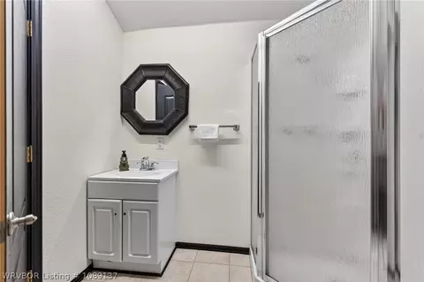 Bath - 5112 Park Ave, Fort Smith, AR 72903 photo 2 of 7
