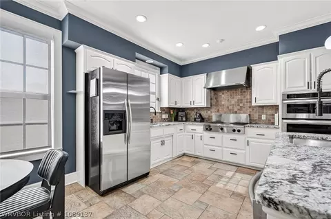 Kitchen - 5112 Park Ave, Fort Smith, AR 72903 photo 7 of 7