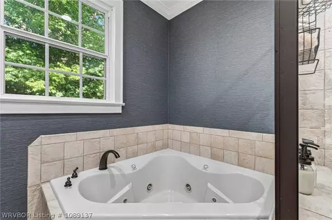 Bath - 5112 Park Ave, Fort Smith, AR 72903 photo 6 of 7