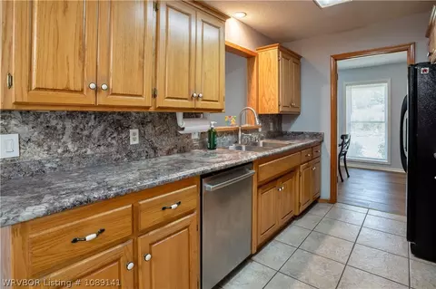 Kitchen - 6920 Riviera Dr, Fort Smith, AR 72903 photo 2 of 4