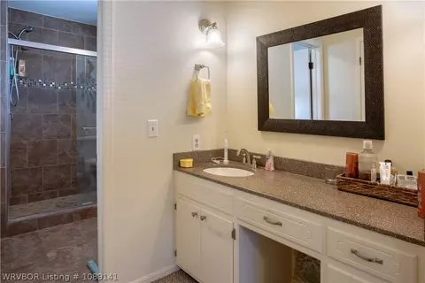 Bath - 6920 Riviera Dr, Fort Smith, AR 72903 photo 3 of 4