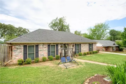 Exterior - 6920 Riviera Dr, Fort Smith, AR 72903 photo 4 of 16