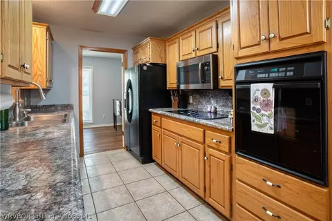 Kitchen - 6920 Riviera Dr, Fort Smith, AR 72903 photo 1 of 4