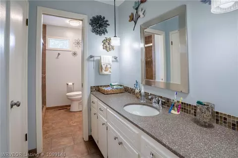 Bath - 6920 Riviera Dr, Fort Smith, AR 72903 photo 1 of 4