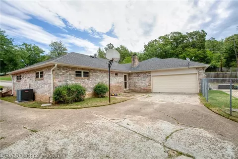 Exterior - 6920 Riviera Dr, Fort Smith, AR 72903 photo 9 of 16