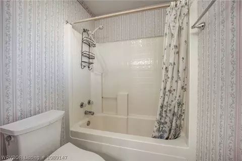 Bath - 6300 Galven Way, Fort Smith, AR 72916 photo 5 of 5