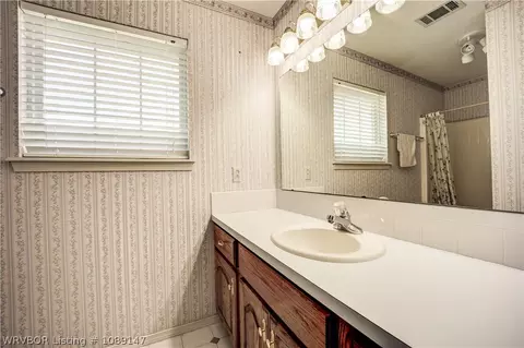 Bath - 6300 Galven Way, Fort Smith, AR 72916 photo 4 of 5