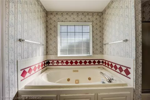 Bath - 6300 Galven Way, Fort Smith, AR 72916 photo 2 of 5
