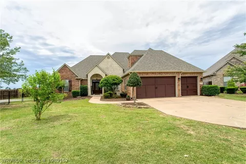 Exterior - 8700 Lakeside Way, Fort Smith, AR 72903 photo 2 of 19