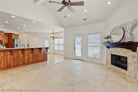 Living - 8700 Lakeside Way, Fort Smith, AR 72903 photo 3 of 4