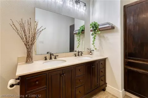 Bath - 8700 Lakeside Way, Fort Smith, AR 72903 photo 5 of 6