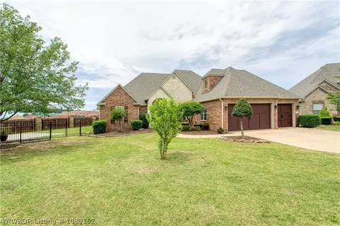 Exterior - 8700 Lakeside Way, Fort Smith, AR 72903 photo 16 of 19