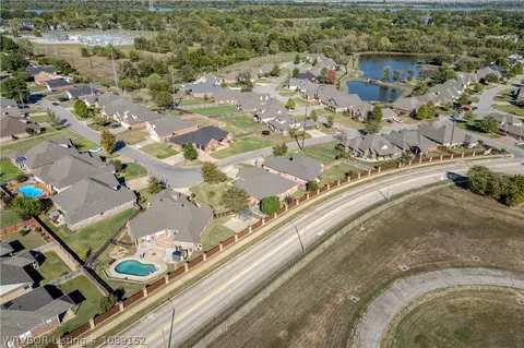 View/Area - 8700 Lakeside Way, Fort Smith, AR 72903 photo 6 of 10