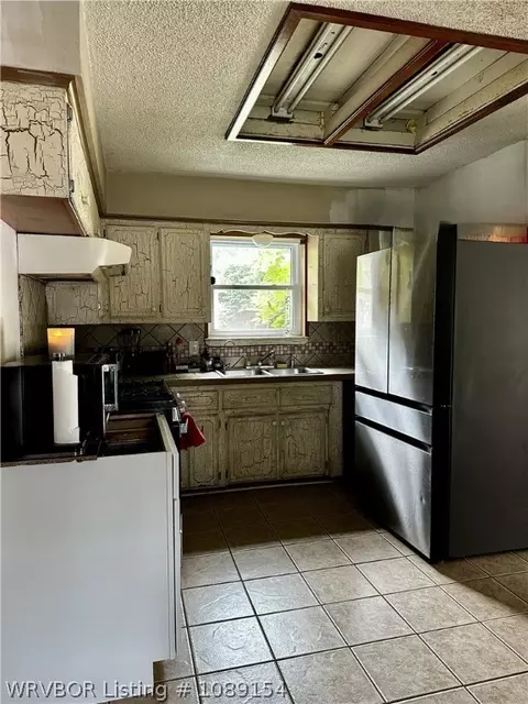 Kitchen - 7824 Colony Ln, Fort Smith, AR 72908 photo 1 of 2