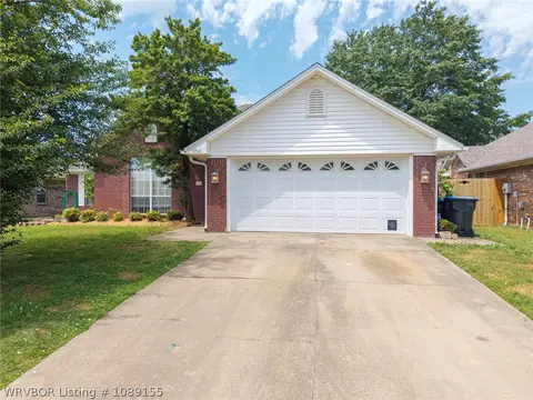 6516 Fallstone Rd, Fort Smith, AR 72916