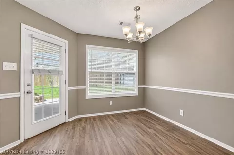 Dining - 6516 Fallstone Rd, Fort Smith, AR 72916 photo 2 of 2