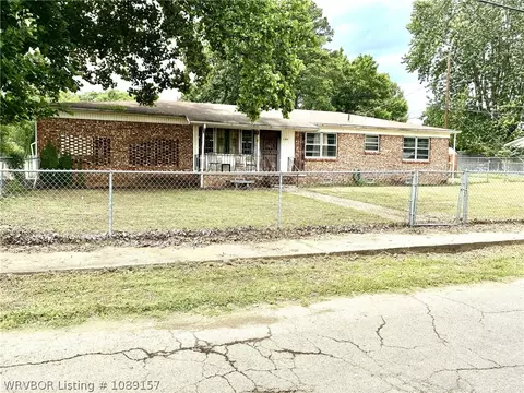 507 Spring Ave, Mulberry, AR 72947