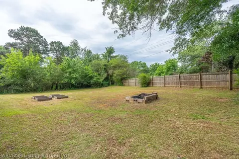 Exterior - 1114 Crescent Dr, Paris, AR 72855 photo 6 of 10