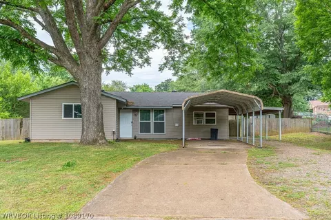 Exterior - 1114 Crescent Dr, Paris, AR 72855 photo 10 of 10