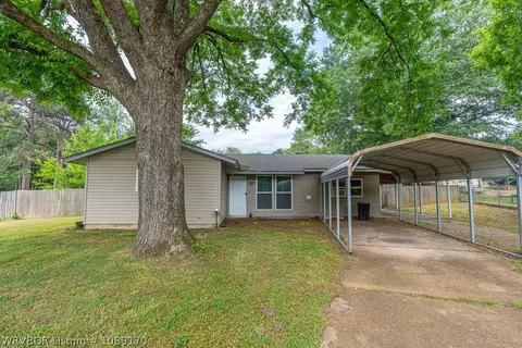 Exterior - 1114 Crescent Dr, Paris, AR 72855 photo 2 of 10