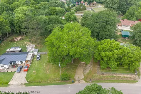 View/Area - 1114 Crescent Dr, Paris, AR 72855 photo 1 of 16
