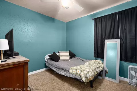 Bedroom - 1114 Crescent Dr, Paris, AR 72855 photo 4 of 8