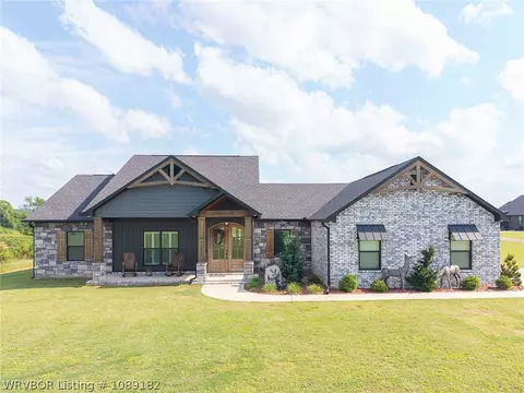 2215 Deepwood Dr, Alma, AR 72921