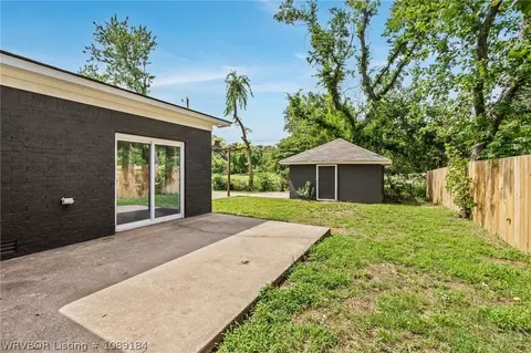 Exterior - 12 Candlestick Ln, Fort Smith, AR 72908 photo 4 of 10