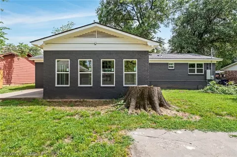 Exterior - 12 Candlestick Ln, Fort Smith, AR 72908 photo 7 of 10