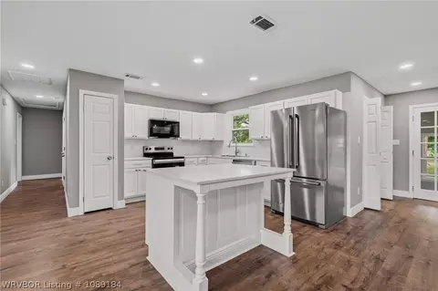 Entry Way - 12 Candlestick Ln, Fort Smith, AR 72908 photo 1 of 1