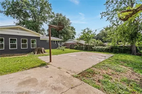 Exterior - 12 Candlestick Ln, Fort Smith, AR 72908 photo 9 of 10