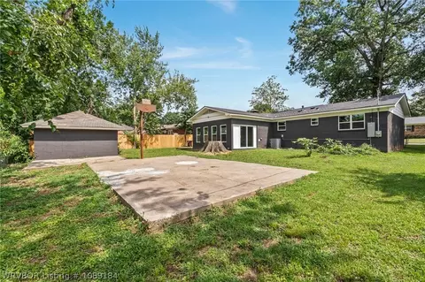 Exterior - 12 Candlestick Ln, Fort Smith, AR 72908 photo 8 of 10