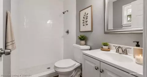 Bath - 12 Candlestick Ln, Fort Smith, AR 72908 photo 2 of 5