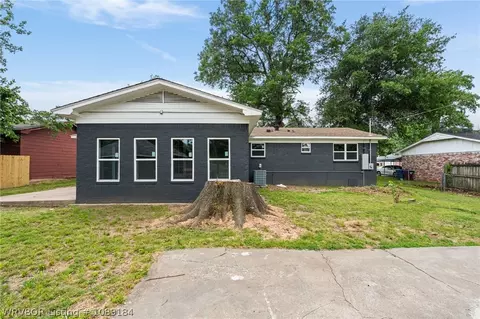 Exterior - 12 Candlestick Ln, Fort Smith, AR 72908 photo 5 of 7