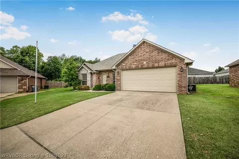 Exterior - 215 Skagway Ln, Barling, AR 72923 photo 3 of 5