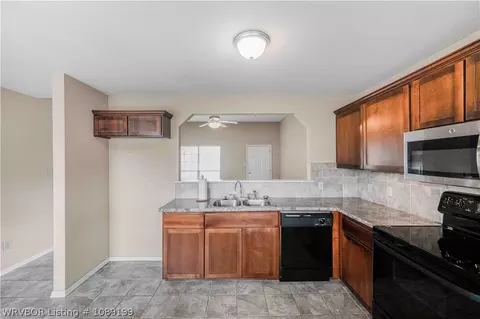 Kitchen - 215 Skagway Ln, Barling, AR 72923 photo 1 of 2