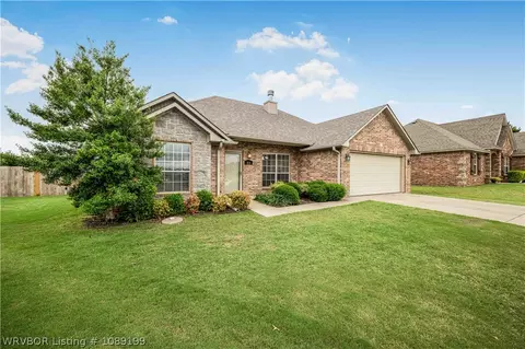 Exterior - 215 Skagway Ln, Barling, AR 72923 photo 2 of 5
