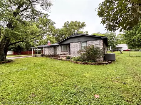 Exterior - 415 N Vine St, Hackett, AR 72937 photo 16 of 21