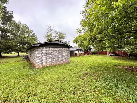 Exterior - 415 N Vine St, Hackett, AR 72937 photo 13 of 21