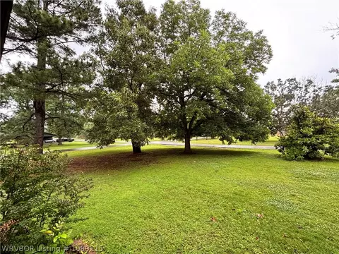 Exterior - 415 N Vine St, Hackett, AR 72937 photo 15 of 21