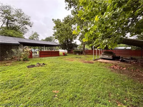 Exterior - 415 N Vine St, Hackett, AR 72937 photo 9 of 21