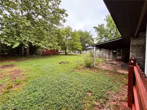 Exterior - 415 N Vine St, Hackett, AR 72937 photo 4 of 21
