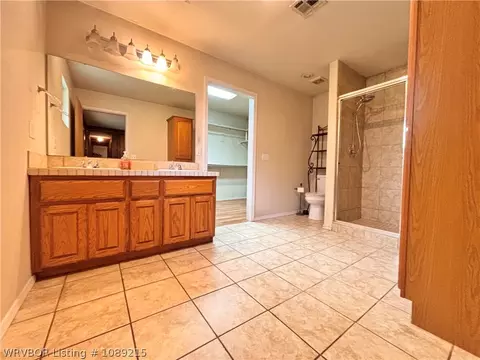 Bath - 415 N Vine St, Hackett, AR 72937 photo 6 of 8